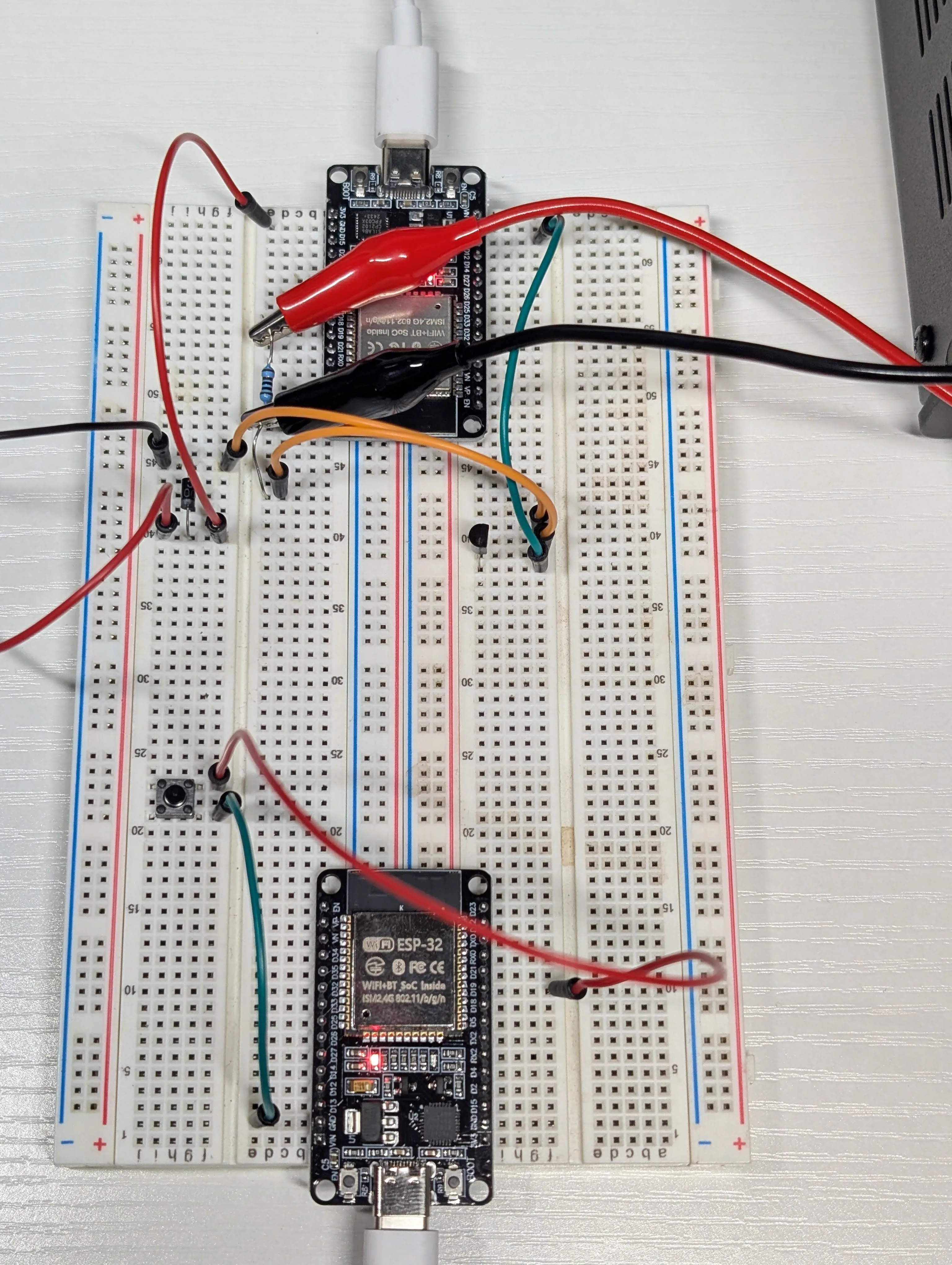 Debugging step with voltage measurements on ESP32 motor driver breadboard circuit