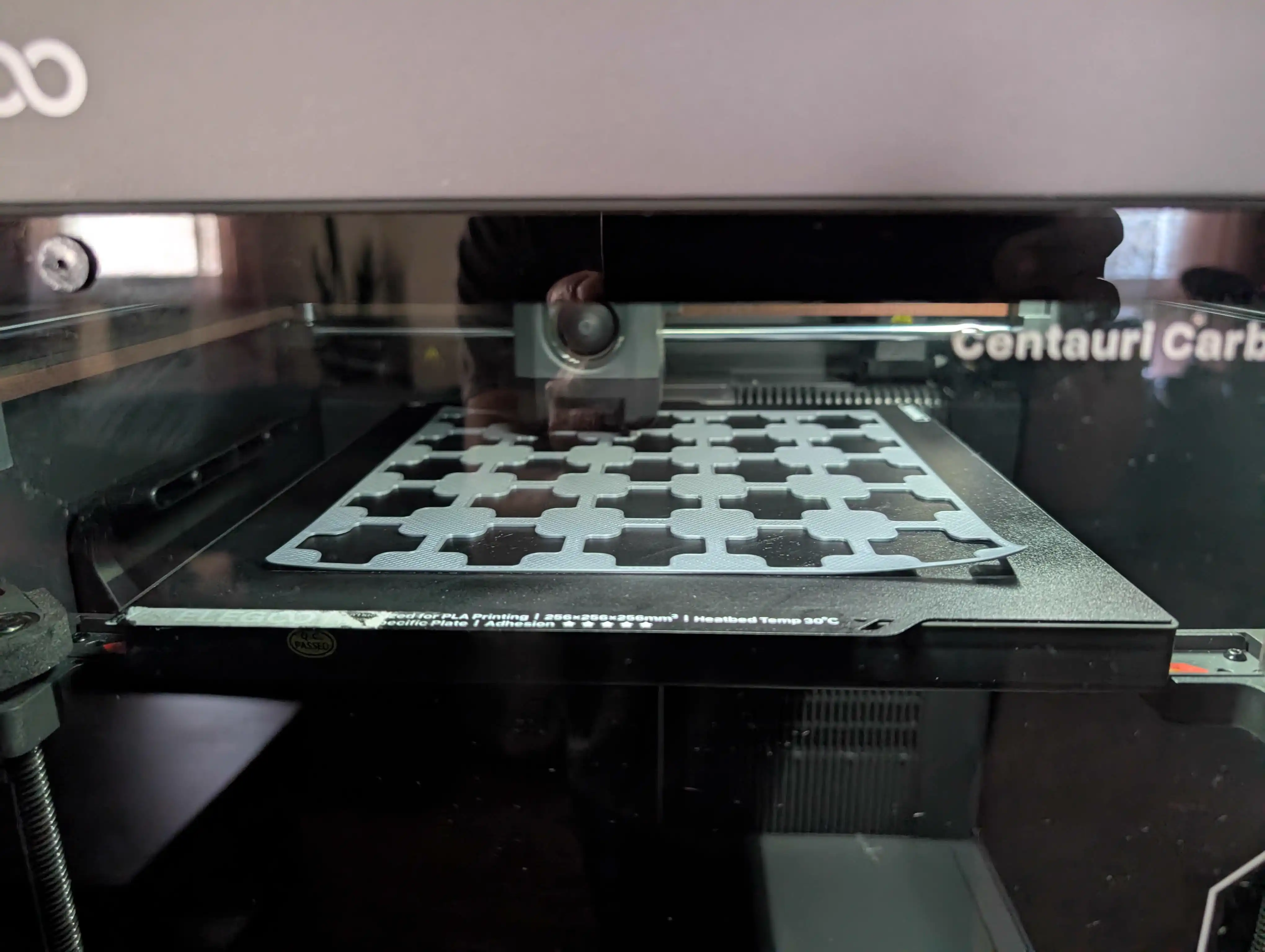 Warping visible in corner while print is in progress